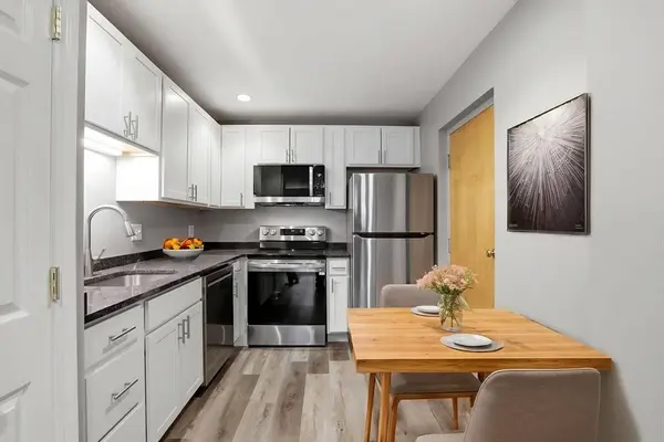 326 Broadway #6, Somerville, MA 02145
