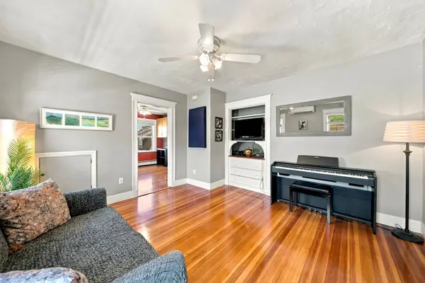 61 Dartmouth St #3, Belmont, MA 02478