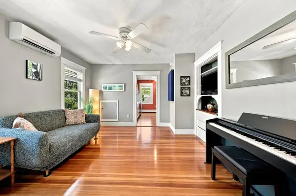 61 Dartmouth St #3, Belmont, MA 02478