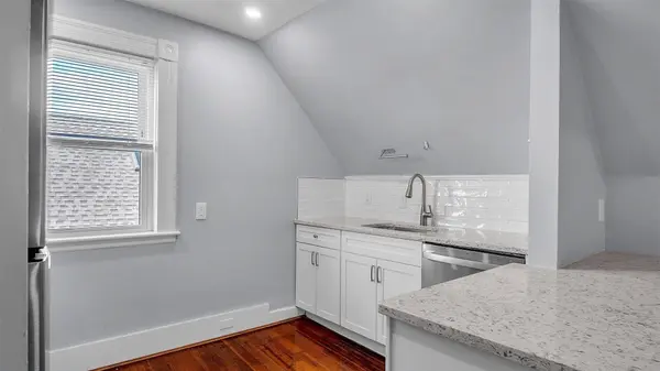 90 Cypress St #2, Watertown, MA 02472