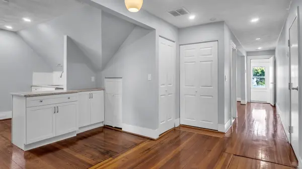90 Cypress St #2, Watertown, MA 02472