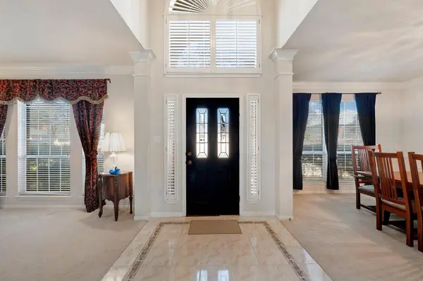 8205 Crabtree DR, Austin, TX 78750