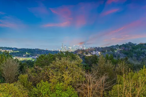 16 Sundown PKWY, Austin, TX 78746