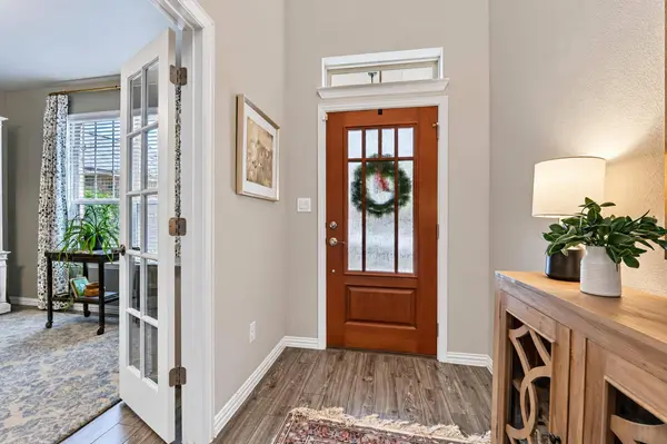 1741 Oyster CRK, Buda, TX 78610