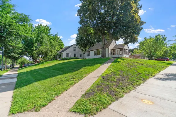 2216 W 57th ST, Minneapolis, MN 55419