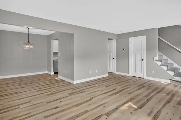 1211 Trailwood S, Hopkins, MN 55343