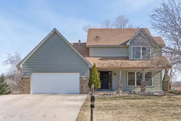 5220 Yorktown LN N, Minneapolis, MN 55442