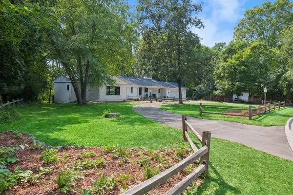 16805 Linden DR