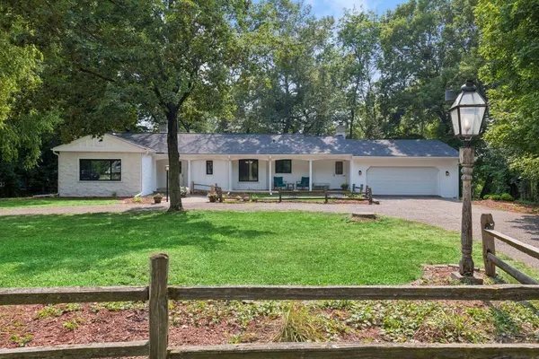 16805 Linden DR, Minnetonka, MN 55345