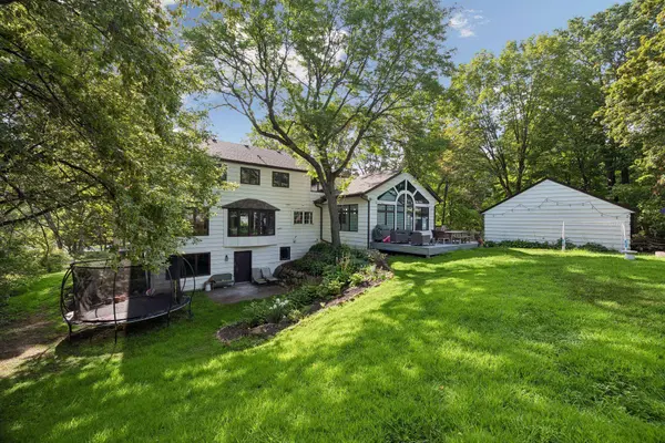 18160 Berry LN, Wayzata, MN 55391