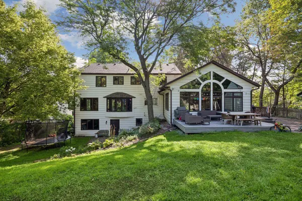 18160 Berry LN, Wayzata, MN 55391