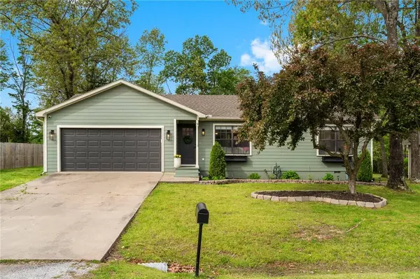 9 Worlaby Dr, Bella Vista, AR 72715