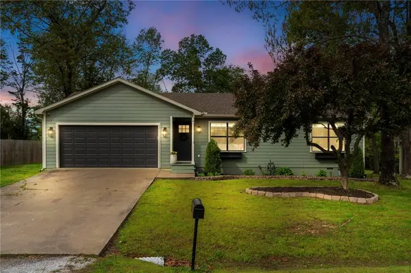 9 Worlaby Dr, Bella Vista, AR 72715