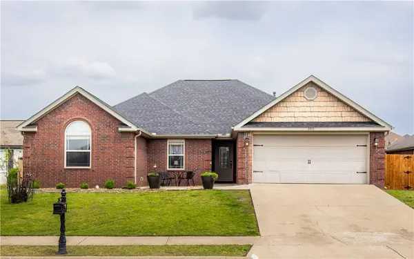 2915 N 15Th Pl, Rogers, AR 72756