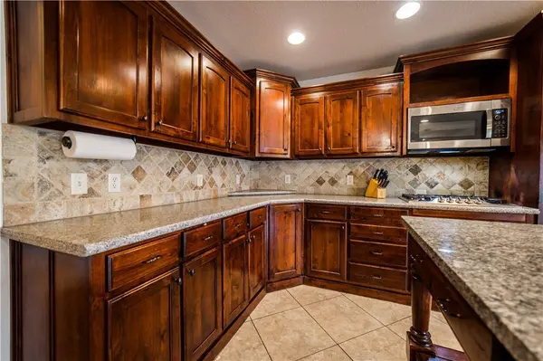 2915 N 15Th Pl, Rogers, AR 72756