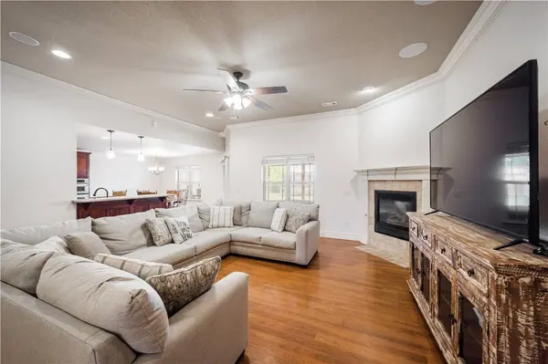 2915 N 15Th Pl, Rogers, AR 72756