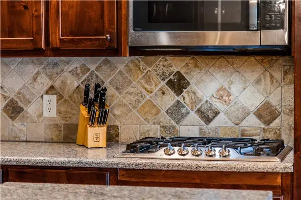 2915 N 15Th Pl, Rogers, AR 72756