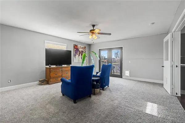 924 S 25th St, Rogers, AR 72758