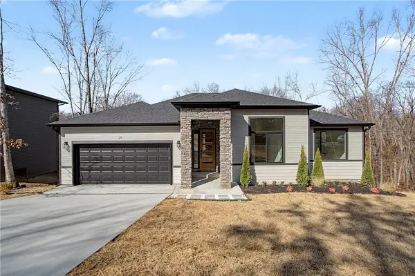 29 Annabell Ln, Bella Vista, AR 72715