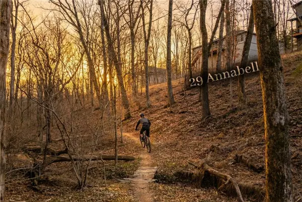 29 Annabell Ln, Bella Vista, AR 72715