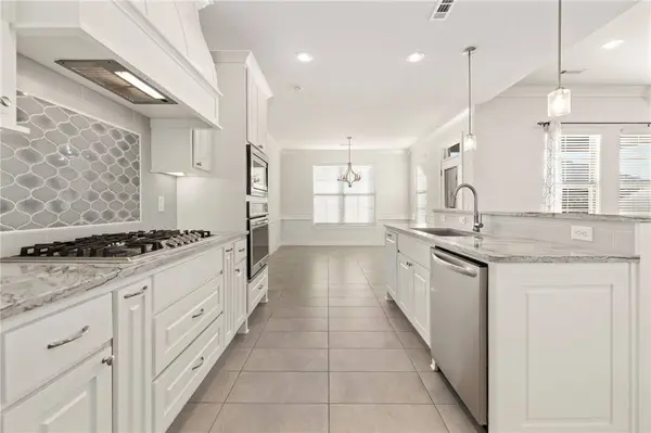 1210 Stoneybrook Ln, Bentonville, AR 72713