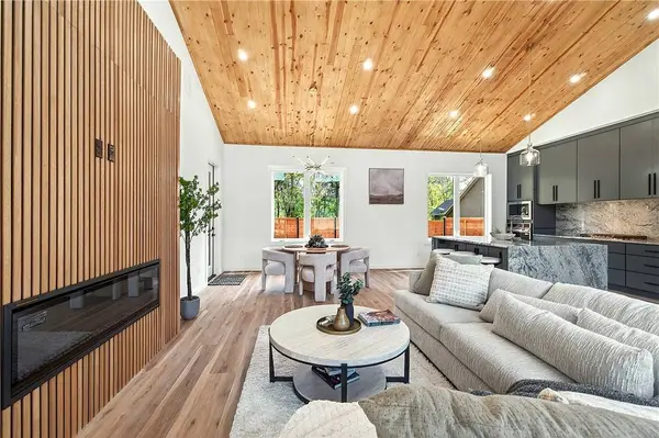 27 Luncarty Ln, Bella Vista, AR 72715