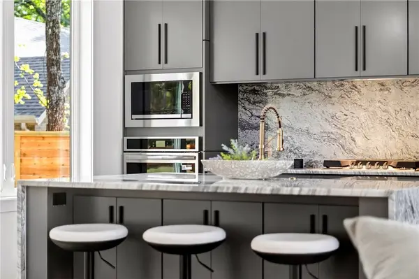 27 Luncarty Ln, Bella Vista, AR 72715