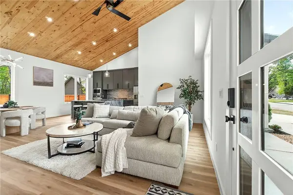 27 Luncarty Ln, Bella Vista, AR 72715