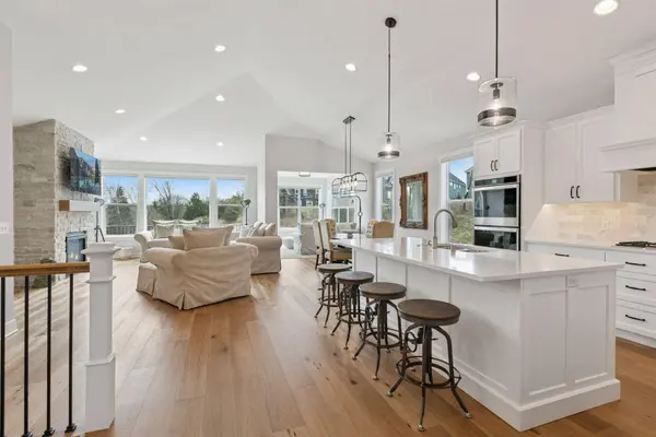 12601 Surrey ST, Eden Prairie, MN 55347
