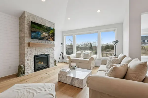 12601 Surrey ST, Eden Prairie, MN 55347