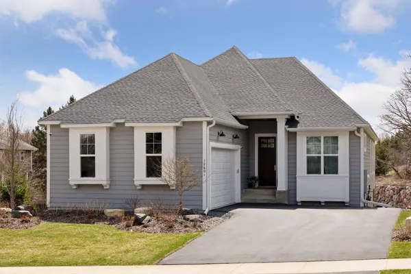 12601 Surrey ST, Eden Prairie, MN 55347