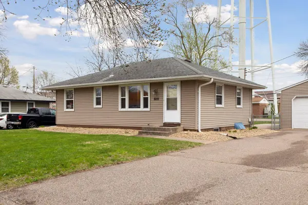 8215 Grange BLVD, Cottage Grove, MN 55016