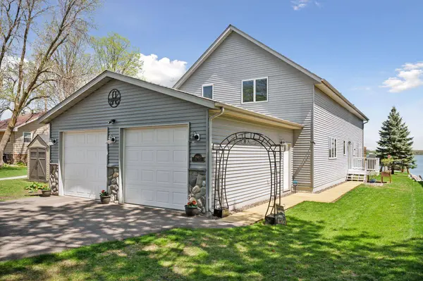 28815 Park PL, Chisago City, MN 55013