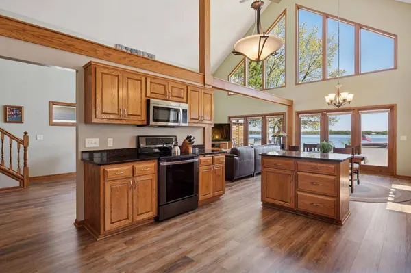 28815 Park PL, Chisago City, MN 55013