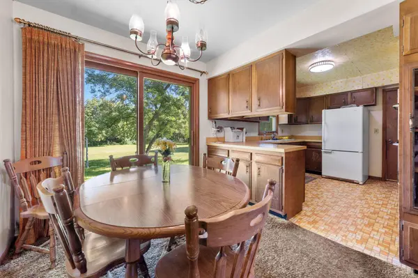 9030 W Staring LN, Eden Prairie, MN 55347