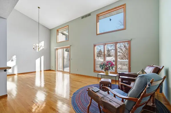 6733 W 82nd ST, Minneapolis, MN 55438