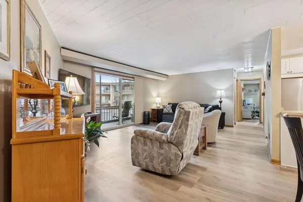 5430 Three Points Blvd #123, Mound, MN 55364