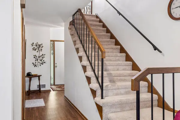 2627 Sumac RDG, White Bear Lake, MN 55110