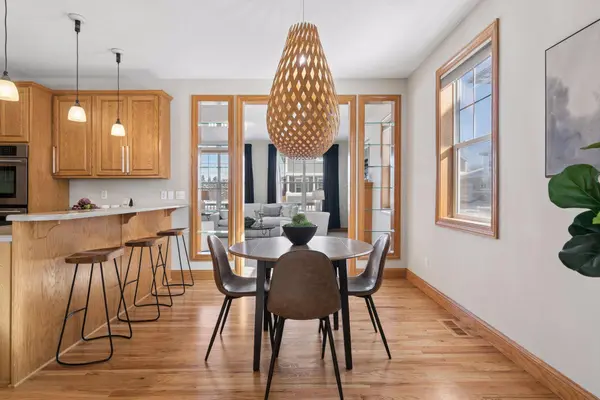 1631 Summit HL, Eagan, MN 55122