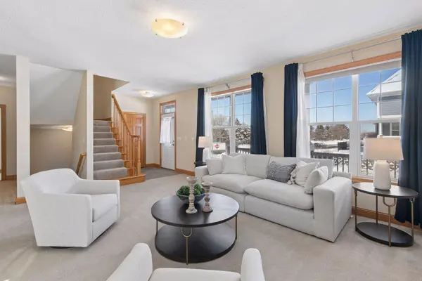 1631 Summit HL, Eagan, MN 55122
