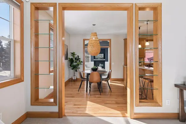 1631 Summit HL, Eagan, MN 55122