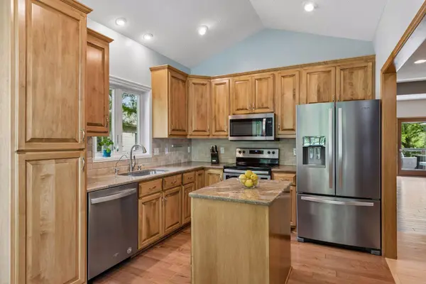 3930 Troy LN N, Minneapolis, MN 55446