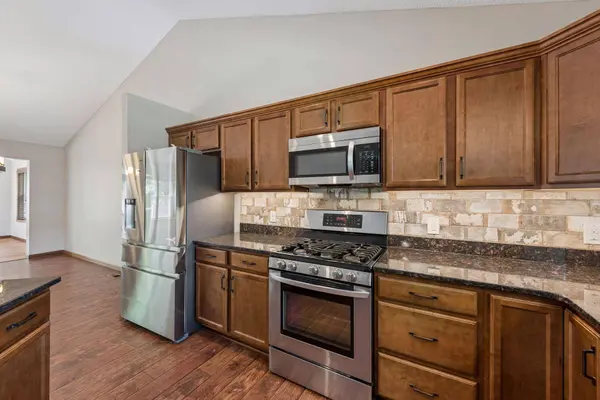 11763 Erskin CIR, Minneapolis, MN 55449