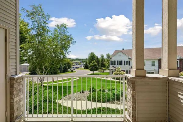 1256 County Road D E #101, Saint Paul, MN 55109