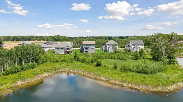 8143 Haywood DR, Lino Lakes, MN 55014