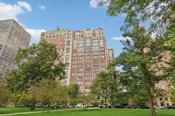 2440 N Lakeview Avenue #11C, Chicago, IL 60614