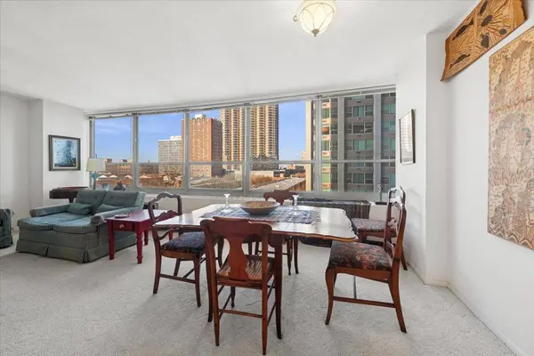 3550 N Lake Shore Drive #624, Chicago, IL 60657