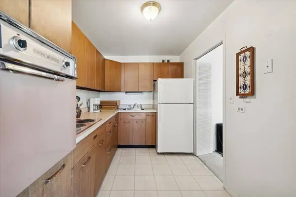 3550 N Lake Shore Drive #624, Chicago, IL 60657