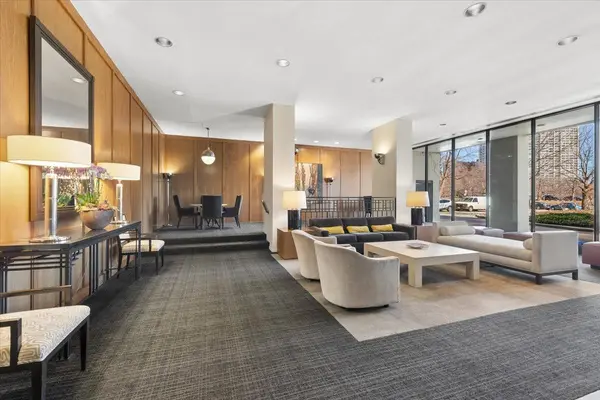 2626 N Lakeview Avenue #607, Chicago, IL 60614
