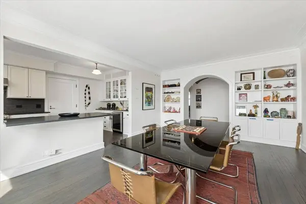 2440 N Lakeview Avenue #11E, Chicago, IL 60614